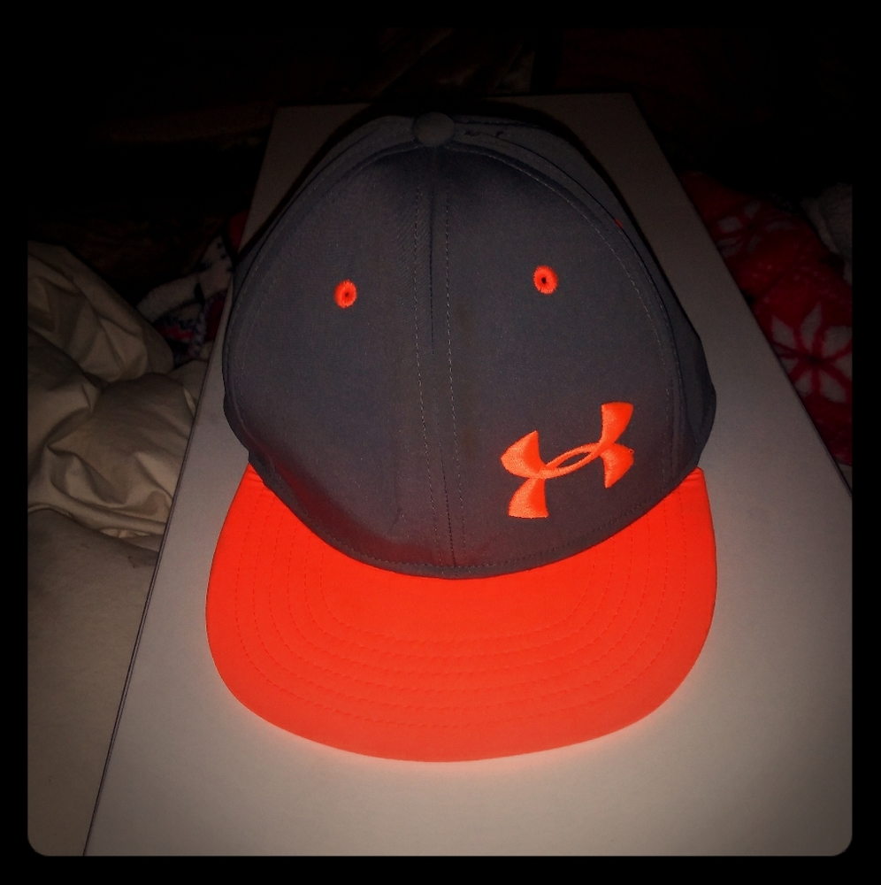 Under Armour fitted hat / M